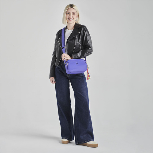 Bolso Crossbody Barbie Gorett Para Dama Color Morado Gia Acabado De Los Herrajes Níquel Diseño De La Tela Liso