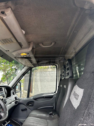 Iveco Daily 35s14 4x2 Ano 2013 Com Baú