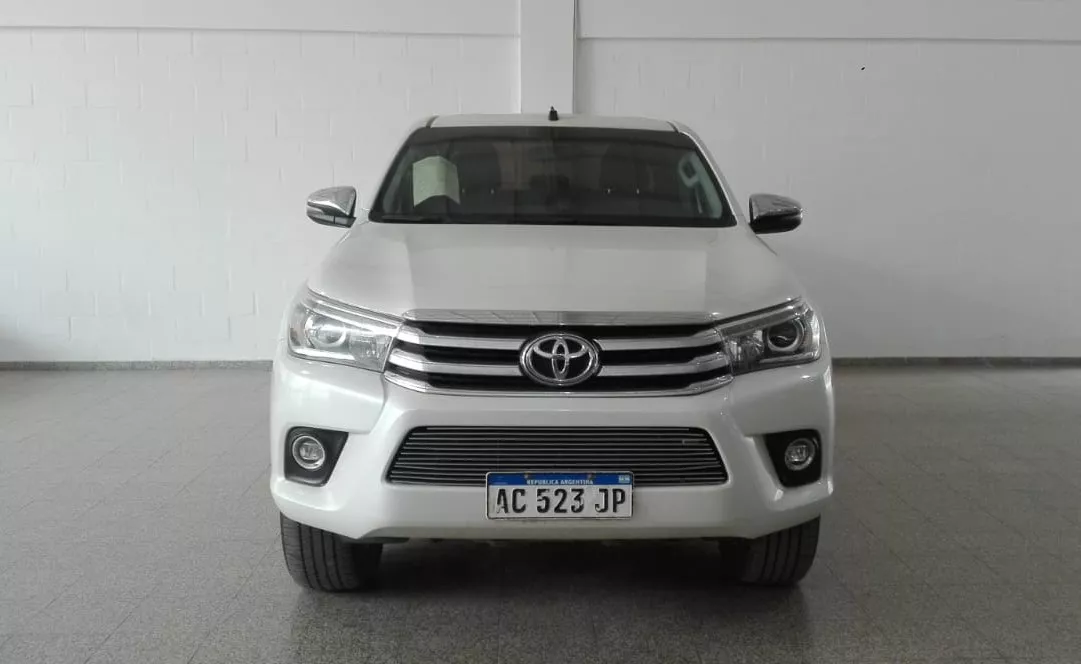 Toyota Hilux 2.8 Cd Srx 177cv 4x2 At