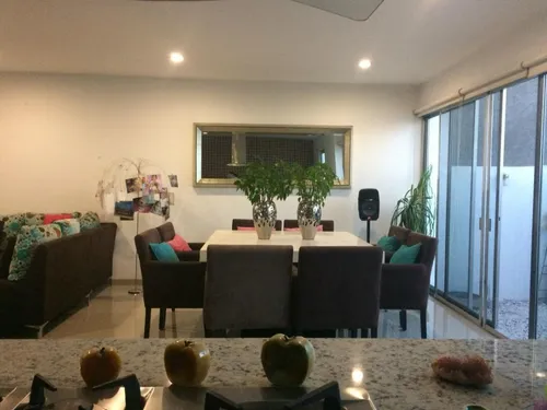 Casa En Venta En Milenio Iii, Privada, Alberca Techada, 3 Recamaras, Roof Garden