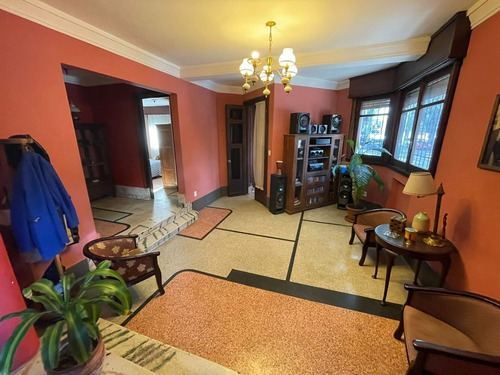 Imagen 8 de 18 de Casa De Dos Niveles Próximo A Hospitales Macari Vende