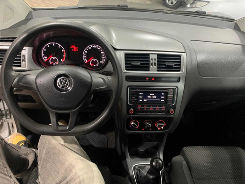 Imagem 9 de 11 de Volkswagen Fox 2018 1.6 Comfortline Total Flex 5p