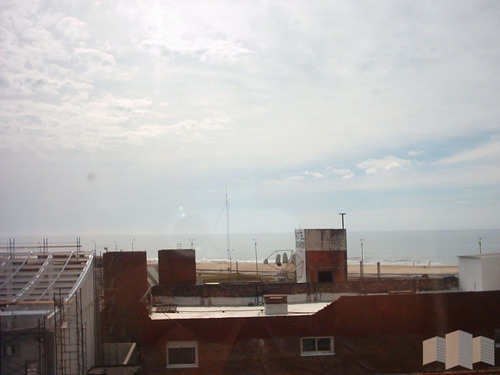 Imagen 7 de 30 de Frente A La Playa
