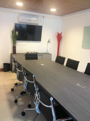 Oficina En Edificio Studio Office, Calle Baquedano.