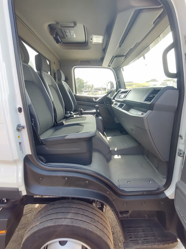 Vw 11180 Delivery Prime 2022 Com Bau De 4,80 Mtrs Isolado