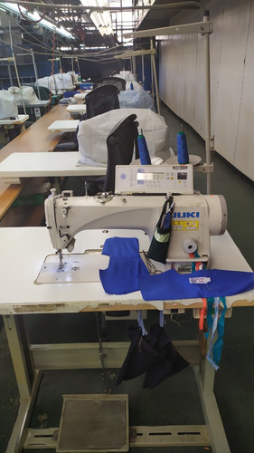 Vendemos Gran Fondo De Comercio Con Mobiliario, Equipos, Maquinas, Fabrica Textil Totalmente Activa Em