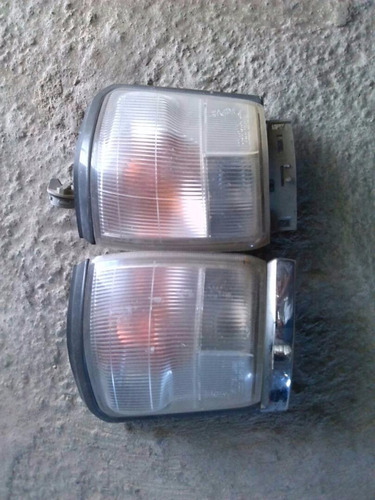 Cocuyo Luz Cruce Izquierdo Toyota Hilux 98-01 Usado Original