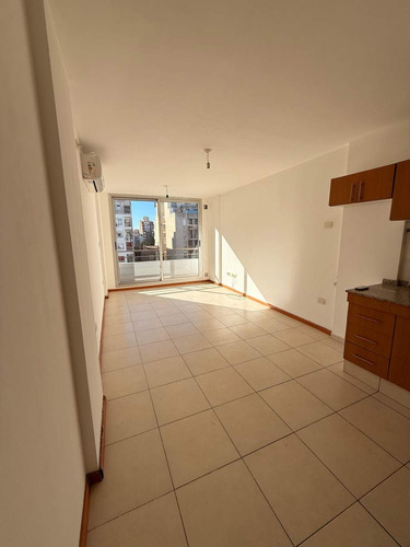 Se Vende Excelente Dpto De Un Dormitorio Y Dos Baños Estilo Duplex!!!!
