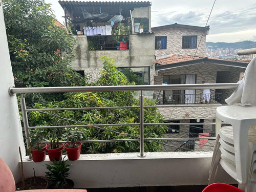 Apartamento En Venta Dos Pisos, Calatrava, Itagüí Antioquia
