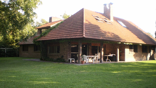 Casa En Bella Vista - Con Subuelo De Hormigon