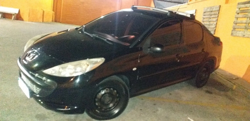Imagem 4 de 9 de Peugeot 207 Passion 2011 1.4 Xr 10 Anos Flex 4p