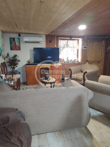 Casa En Venta De 4d En Terreno De 1.038 M2 En Requínoa