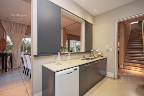Venta Casa Estilo Racionalista 4 Dormitorios En Ayres De Pilar