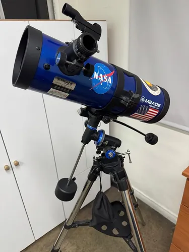 Telescopio Meade Polaris 127 Eq, Reflector 216005 Color Azul (Usado)