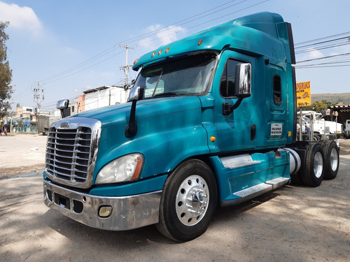 Imagen 2 de 10 de Tractocamion Freightliner Cascadia Año 2013