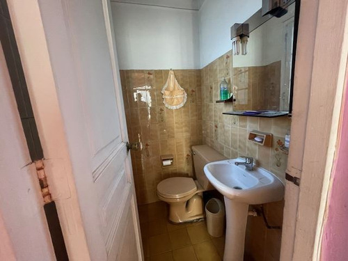 Casa En Venta De 4 Dorm. En Ñuñoa