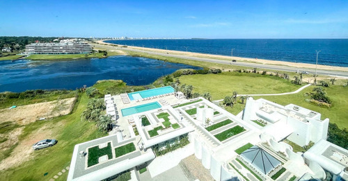 Imagen 5 de 12 de Apartamento En Venta De 2 Dormitorios En Playa Mansa (ref: Lij-5668)
