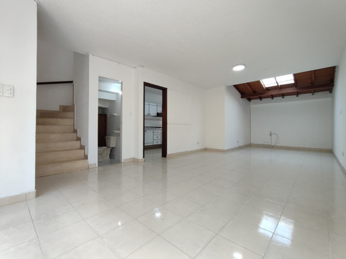 Casa En Arriendo En Lleras Restrepo. Cod A29113