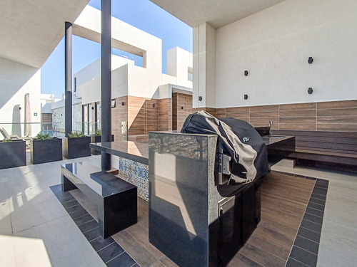 Edificio Av. María Rozas Velásquez Vista Sur Piso 25
