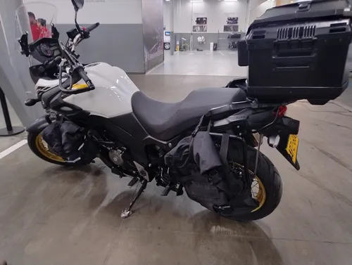 Vstrom Xt650 Modelo 2022, 14.000kms, Extras