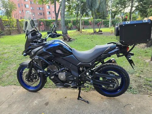 Suzuki Vstrom 650 Xt 2023 Negra Como Nueva Unico Dueño