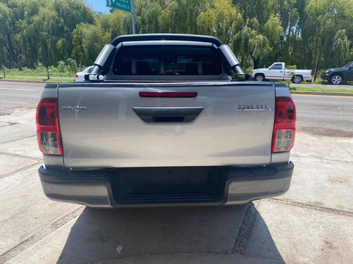 Imagen 6 de 14 de Toyota Hilux 2019 2.7 Cabina Doble Sr Mt