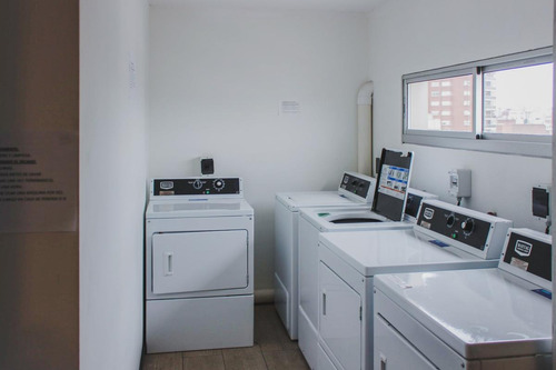 Venta Con Renta De Apartamento Monoambiente En Pocitos