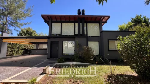 Casa En Venta En La Cesarina