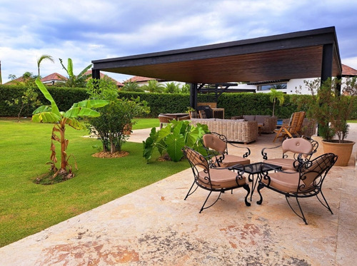 Cap Cana-green Village,se Renta Villa Amueblada De 3 Habitac