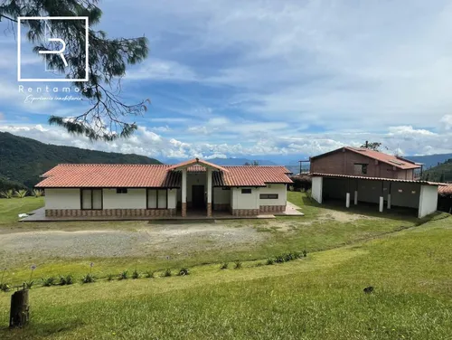 Casa En Arriendo En La Catedral. Cod A107801