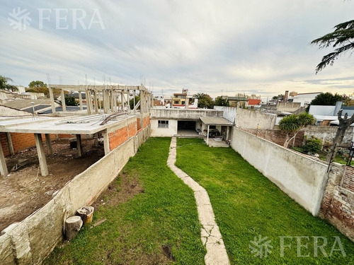 Venta Casa 4 Ambientes Con Cochera En Don Bosco (31813)