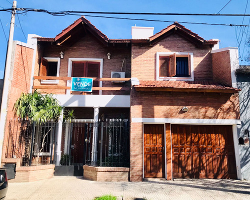 B° Gral Paz. Casa En Venta De 3 Dorm.