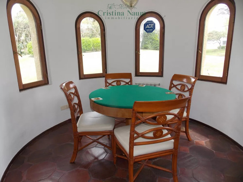 Muy Buena Casa En La Mejor Zona Del Golf