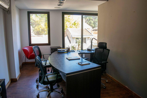 Oficina De 6 Ambientes En Venta En Martinez