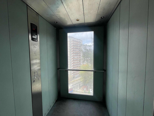 En Venta Edificio Comercial Ubicado En Los Teques Casco Central Calle Vargas. Cf