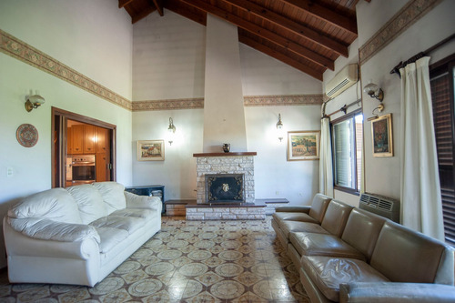 Casa En Venta City Bell, Galpón Y Local