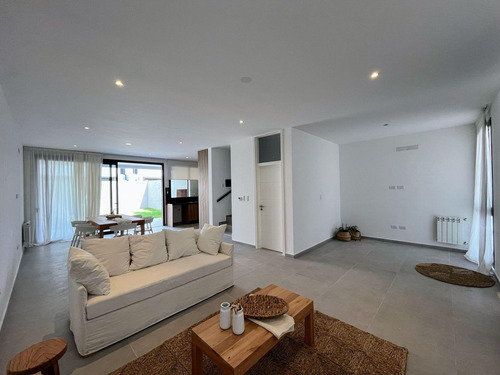 Amplio Duplex En Venta En Chacra Del Norte 2 A Estrenar
