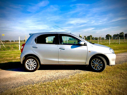 Toyota Etios 1.5 Xls 5 Ptas 2014