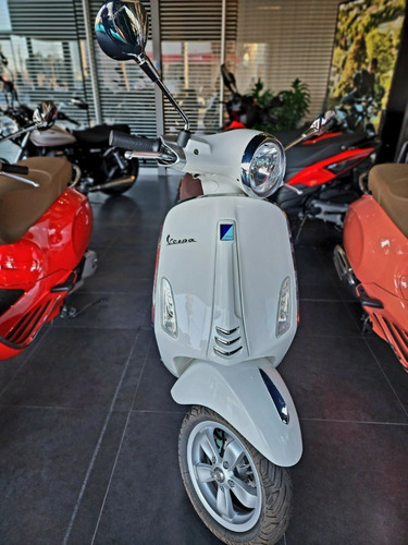 Imagen 2 de 8 de Vespa Primavera 150cc