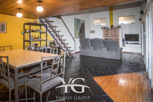 Hermosa Casa En Villa Gral Mitre Con Cochera Y Jardin Con Parrilla