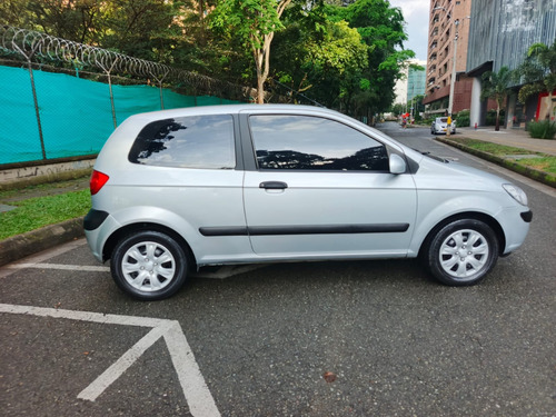 Hyundai Getz 1.4 GLS FULL EQUIPO PANTALLA DE DVD LUCES LED HERMOSO VENCAMBIO