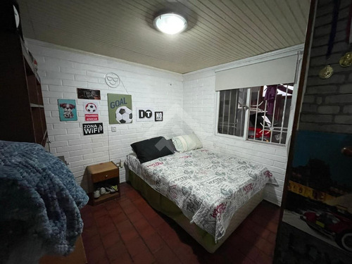 Casa En Venta De 3 Dorm. En Maipú