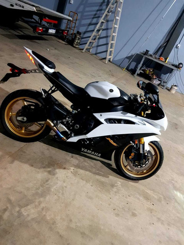 Yamaha R6