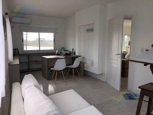 Venta De Casa San Sebastian Con Pileta A La Laguna