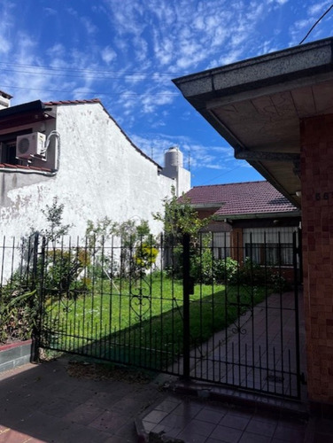 Venta Chalet Desarrollado En Una Sola Planta, Con Parque Y Patio, Zona Nueva Pompeya, A 7 Cuadras Del Mar