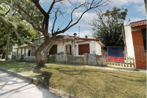 Venta Casa 3 Ambientes A Refaccionar - Hurlingham 