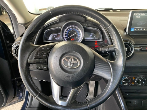 Imagen 5 de 15 de Toyota Yaris 2017 1.5 R Xle At