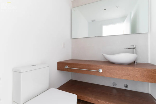 Apartamento De 2 Dormitorios En Trump Tower, Playa Brava, Punta Del Este.