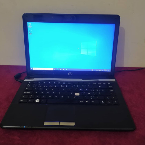 Laptop Vit M2400 Funcional  Con Detalles 8gb Ram Windows 10 