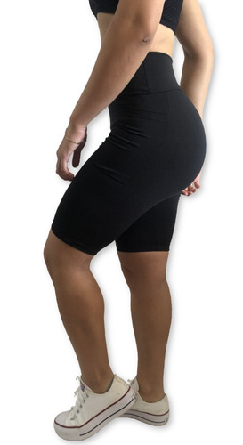 Imagem 2 de 5 de Bermuda Academia Fit Bolso Para Smartphone Top
